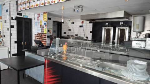 Arrendamento com trespasse - kebab e pizzaria  no centro da amadora.