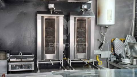 Arrendamento com trespasse - kebab e pizzaria  no centro da amadora.