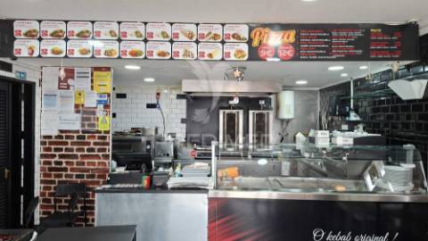 Arrendamento com trespasse - kebab e pizzaria  no centro da amadora.
