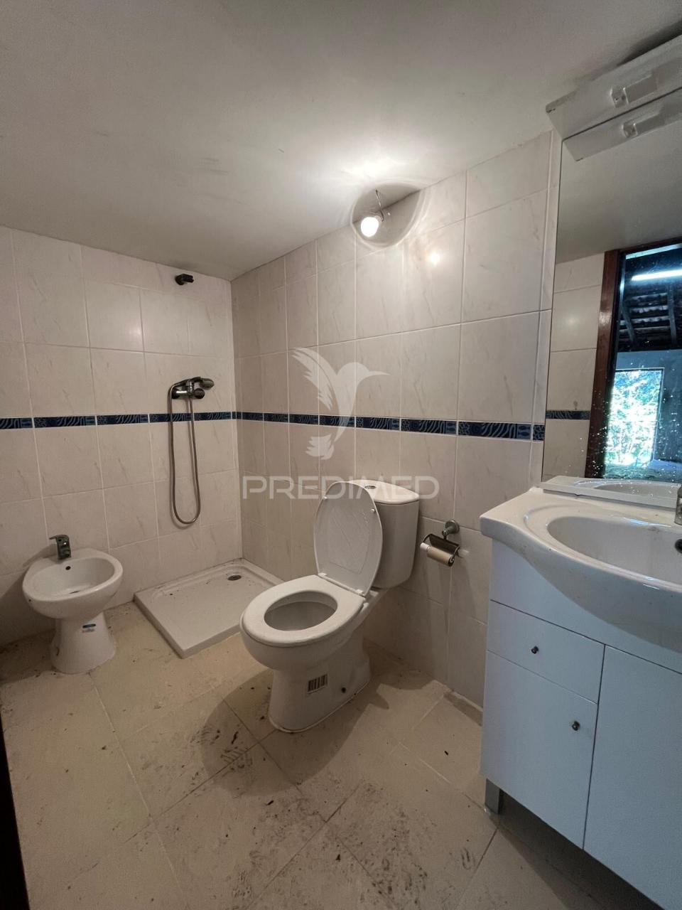 Moradia t1 para restauro em gondoriz, terras de bouro