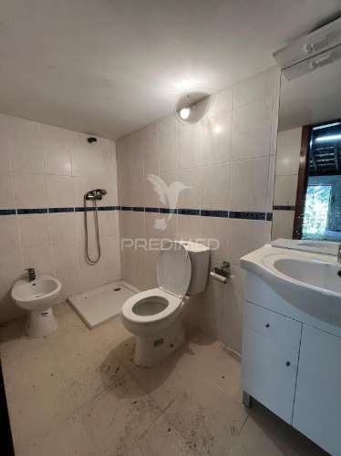 Moradia t1 para restauro em gondoriz, terras de bouro