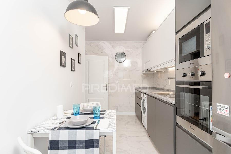 Apartamento t1 totalmente remodelado centro do feijó!