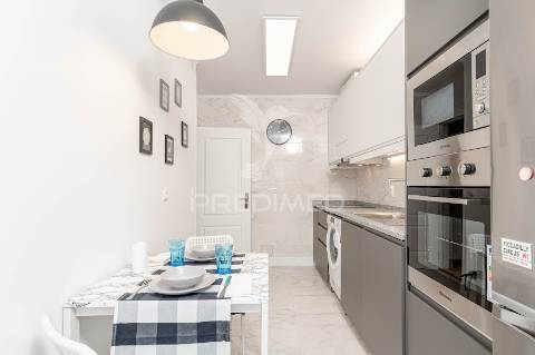 Apartamento t1 totalmente remodelado centro do feijó!