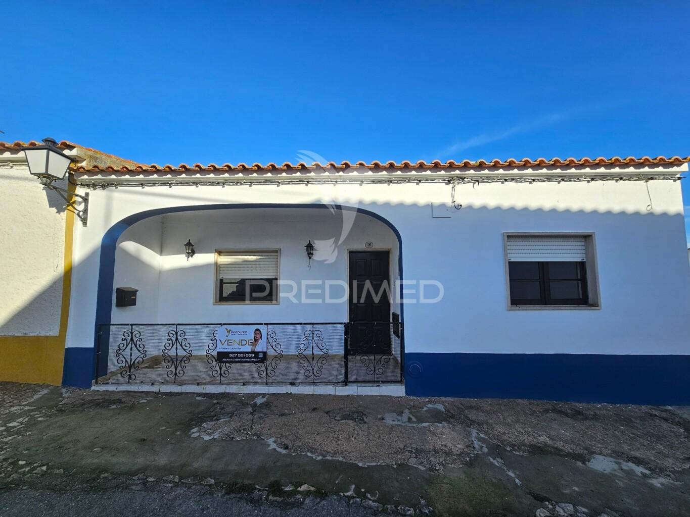 Moradia t3 com quintal e garagem em casével, concelho de castro verde.