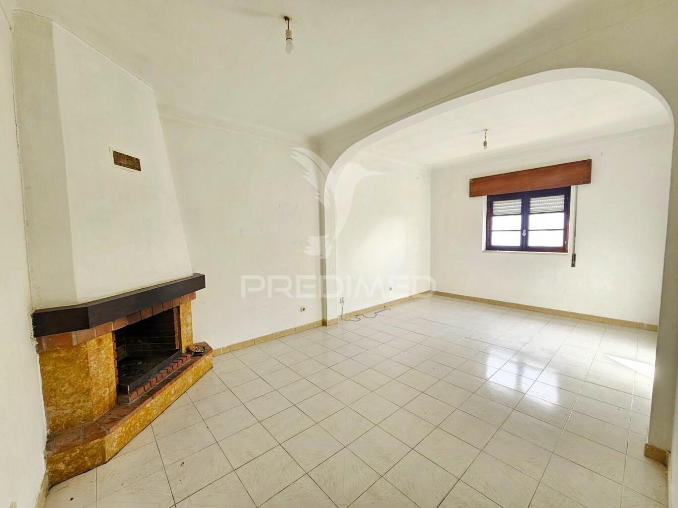 Moradia t3 com quintal e garagem em casével, concelho de castro verde.