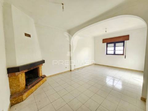 Moradia t3 com quintal e garagem em casével, concelho de castro verde.