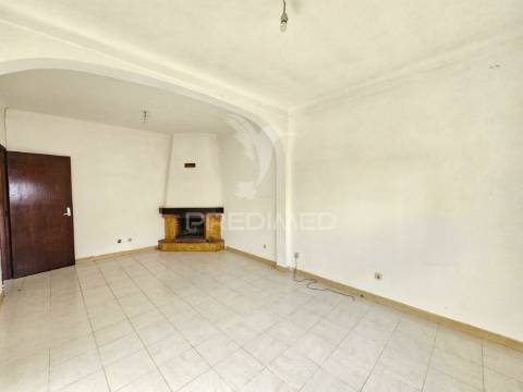 Moradia t3 com quintal e garagem em casével, concelho de castro verde.