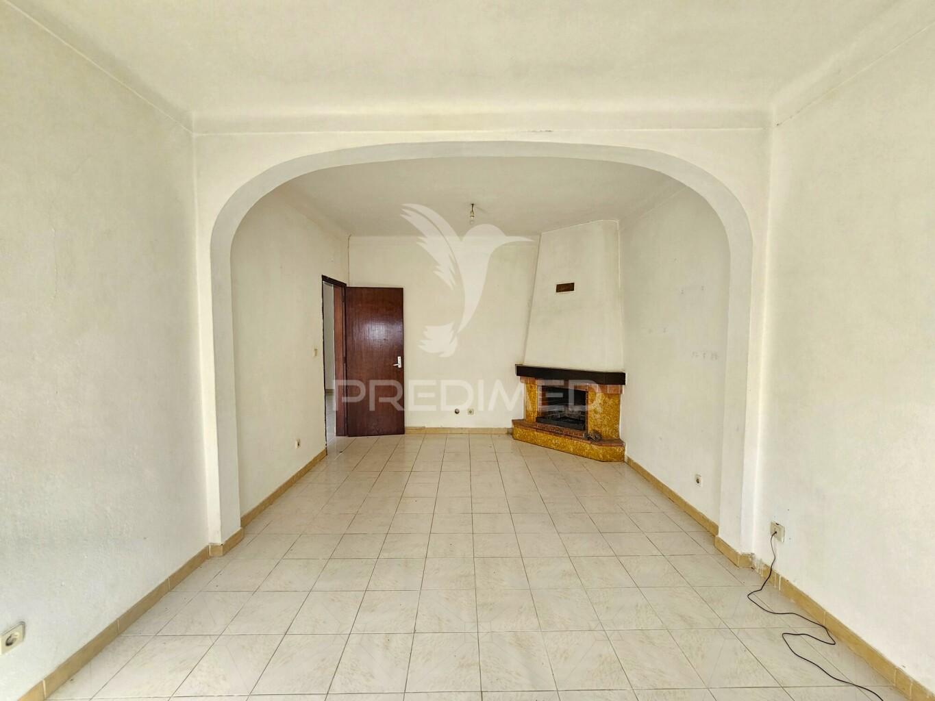 Moradia t3 com quintal e garagem em casével, concelho de castro verde.