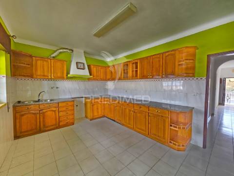 Moradia t3 com quintal e garagem em casével, concelho de castro verde.