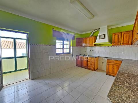 Moradia t3 com quintal e garagem em casével, concelho de castro verde.