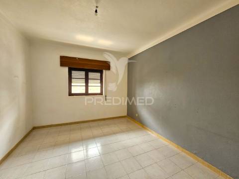 Moradia t3 com quintal e garagem em casével, concelho de castro verde.