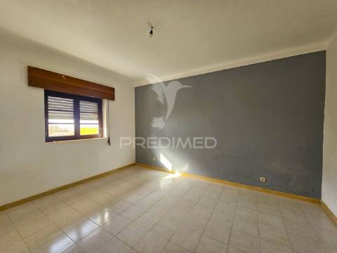 Moradia t3 com quintal e garagem em casével, concelho de castro verde.