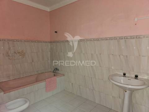 Moradia t3 com quintal e garagem em casével, concelho de castro verde.