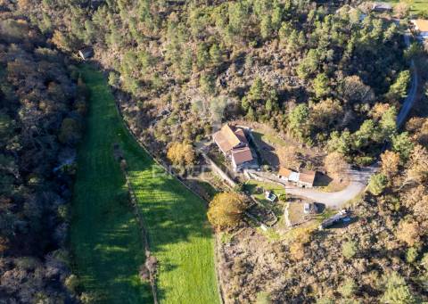 Quinta com casas e moinhos a 5 kms de vila real