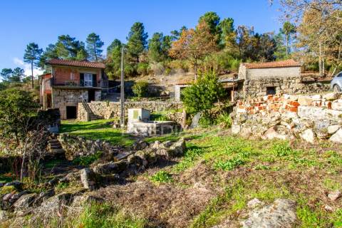 Quinta com casas e moinhos a 5 kms de vila real