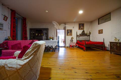 Quinta com casas e moinhos a 5 kms de vila real