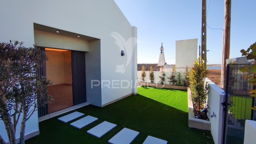 Moradia t2 com terraço com vista para a lagoa e mar