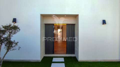 Moradia t2 com terraço com vista para a lagoa e mar