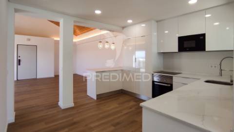 Moradia t2 com terraço com vista para a lagoa e mar