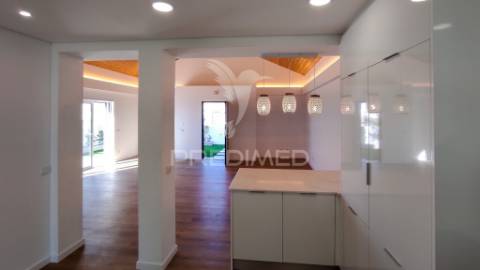 Moradia t2 com terraço com vista para a lagoa e mar