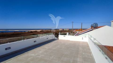 Moradia t2 com terraço com vista para a lagoa e mar