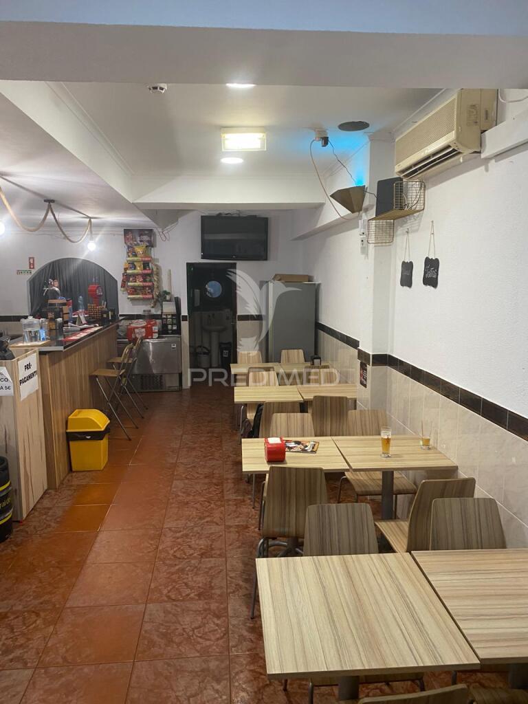 Trespasse - oportunidade única em urbisado / setúbal - café_cervejaria c./ 65m2 + esplanada "40lugares"