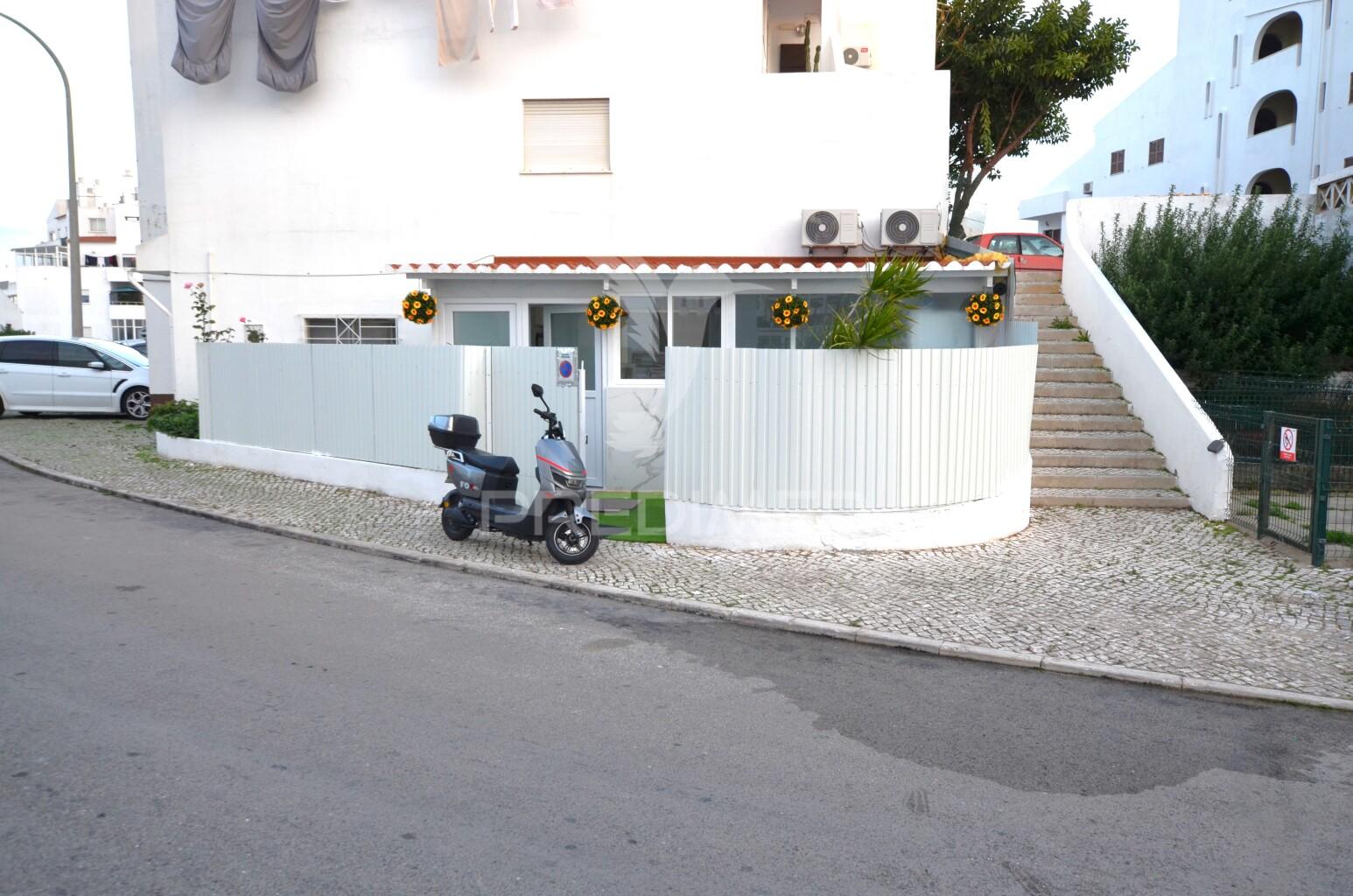 Apartamento t0 + 3 remodelado para arrendar ao ano