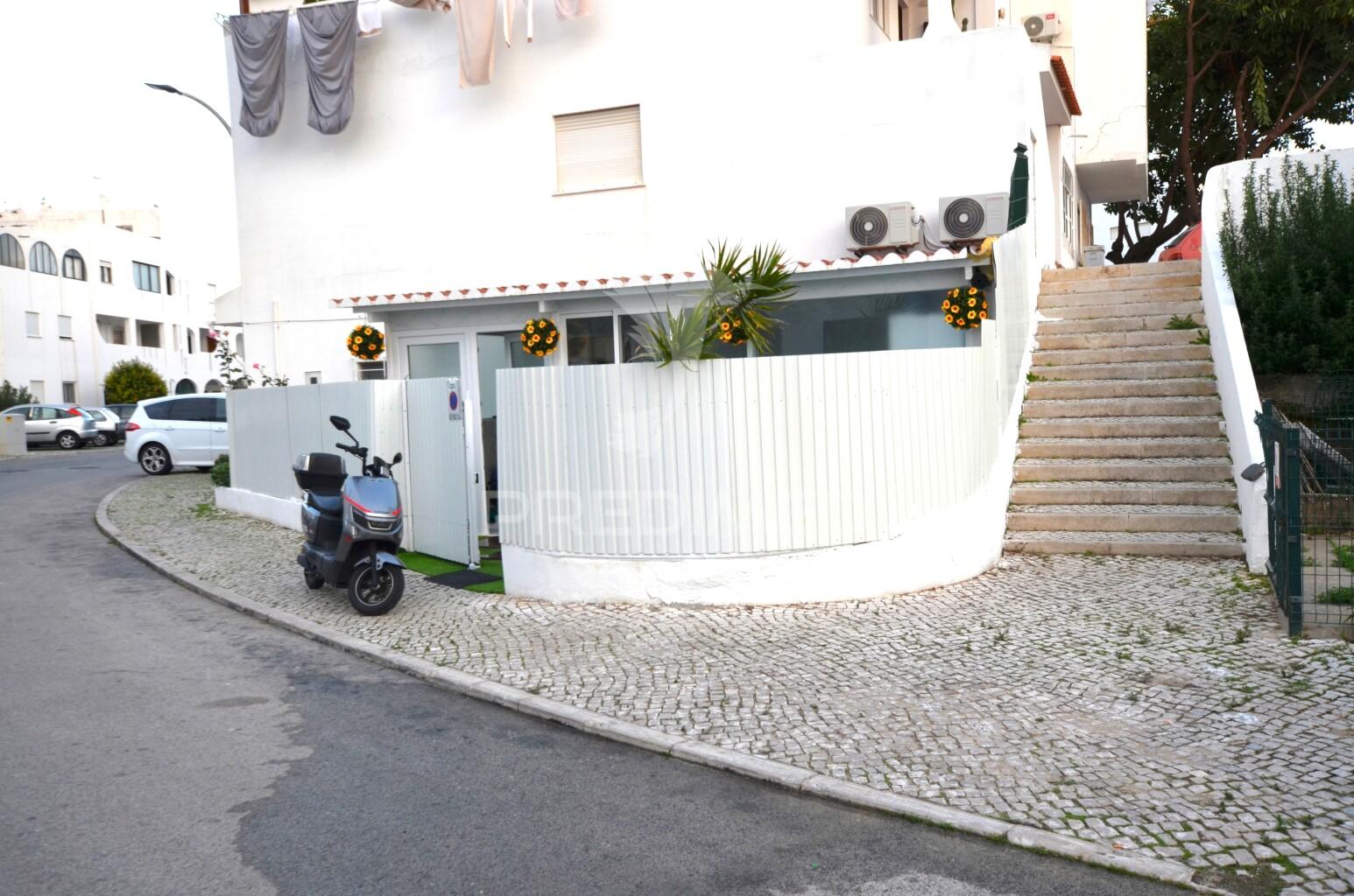 Apartamento t0 + 3 remodelado para arrendar ao ano