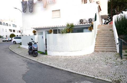 Apartamento t0 + 3 remodelado para arrendar ao ano