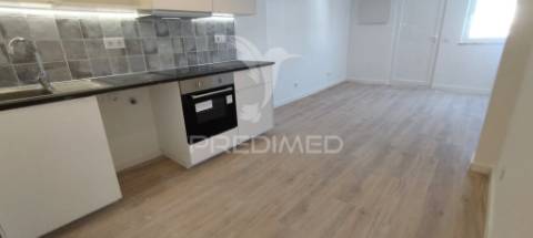 Apartamento t1+1 remodelado em são joão da talha