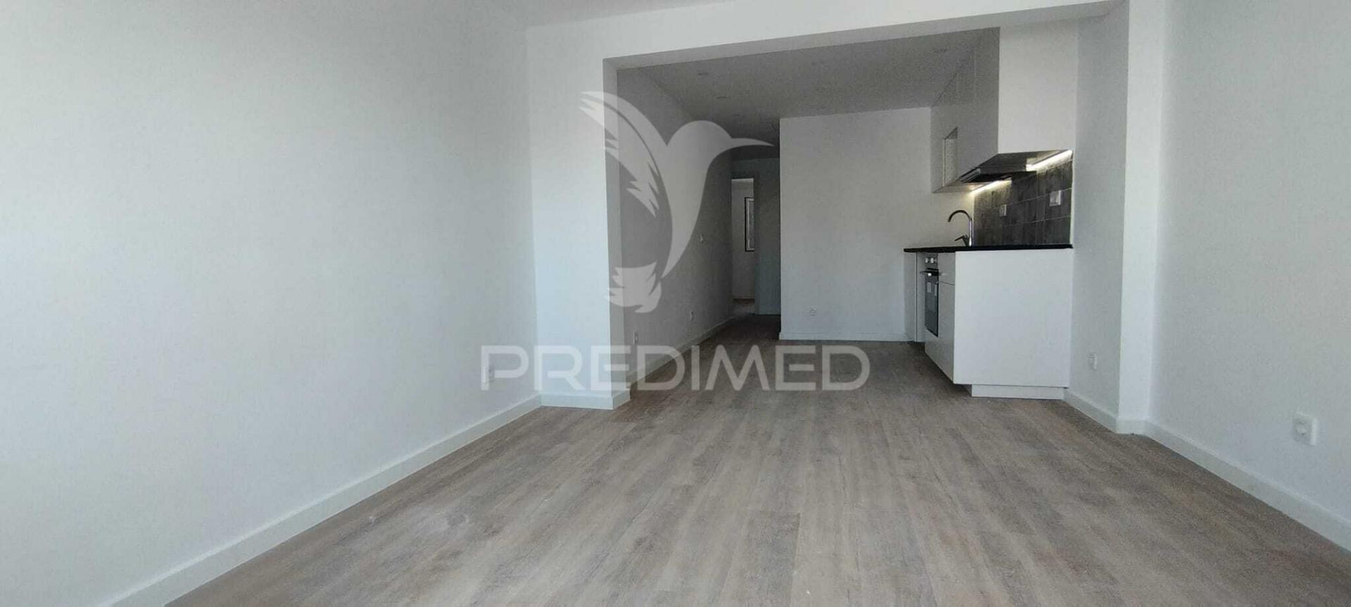 Apartamento t1+1 remodelado em são joão da talha