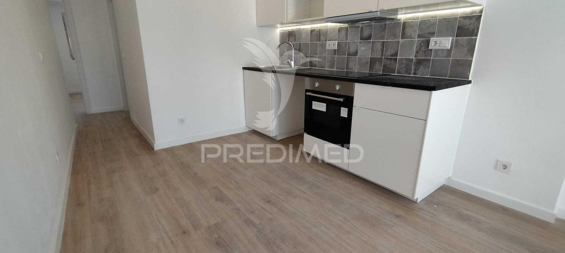 Apartamento t1+1 remodelado em são joão da talha