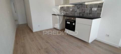 Apartamento t1+1 remodelado em são joão da talha
