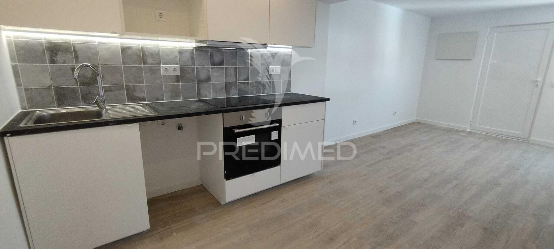 Apartamento t1+1 remodelado em são joão da talha