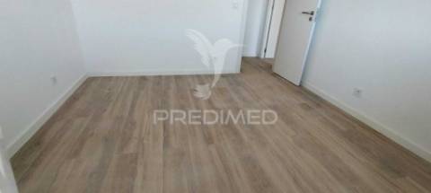 Apartamento t1+1 remodelado em são joão da talha