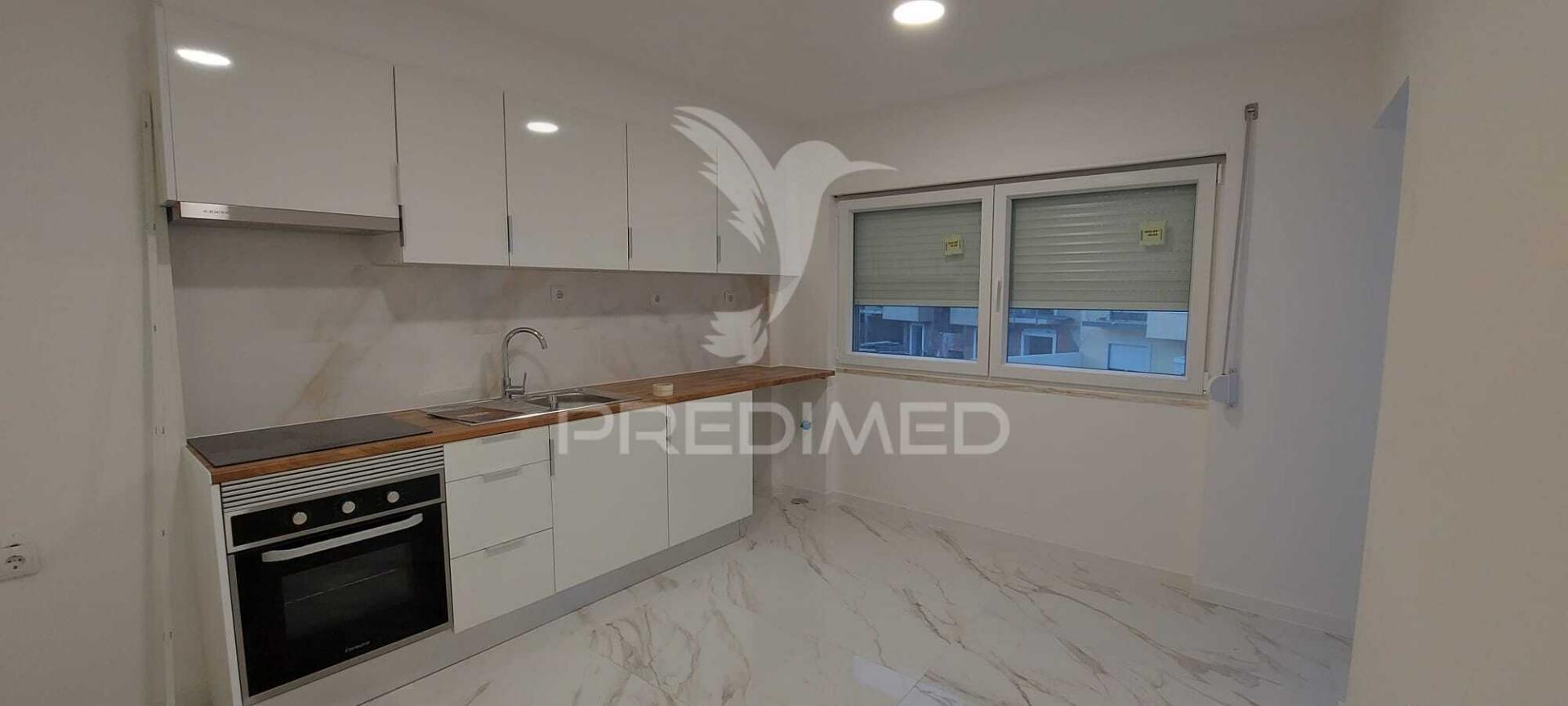 Apartamento t2 renovado no lavradio – pronto a entrar