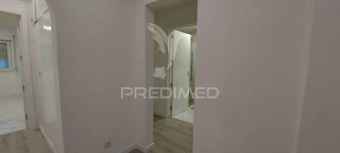 Apartamento t2 renovado no lavradio – pronto a entrar