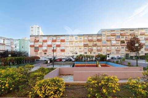 Apartamento t2, pontinha