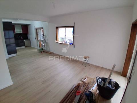 Apartamento t2 renovado em baguim do monte