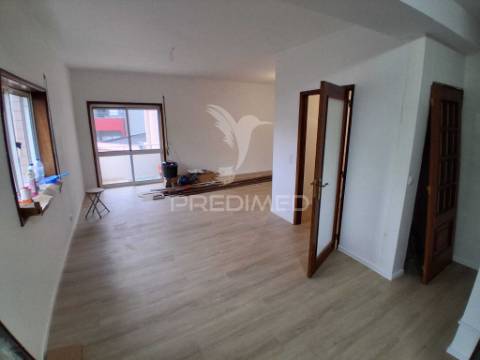 Apartamento t2 renovado em baguim do monte