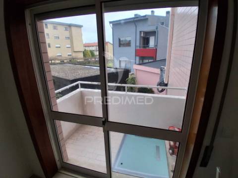 Apartamento t2 renovado em baguim do monte