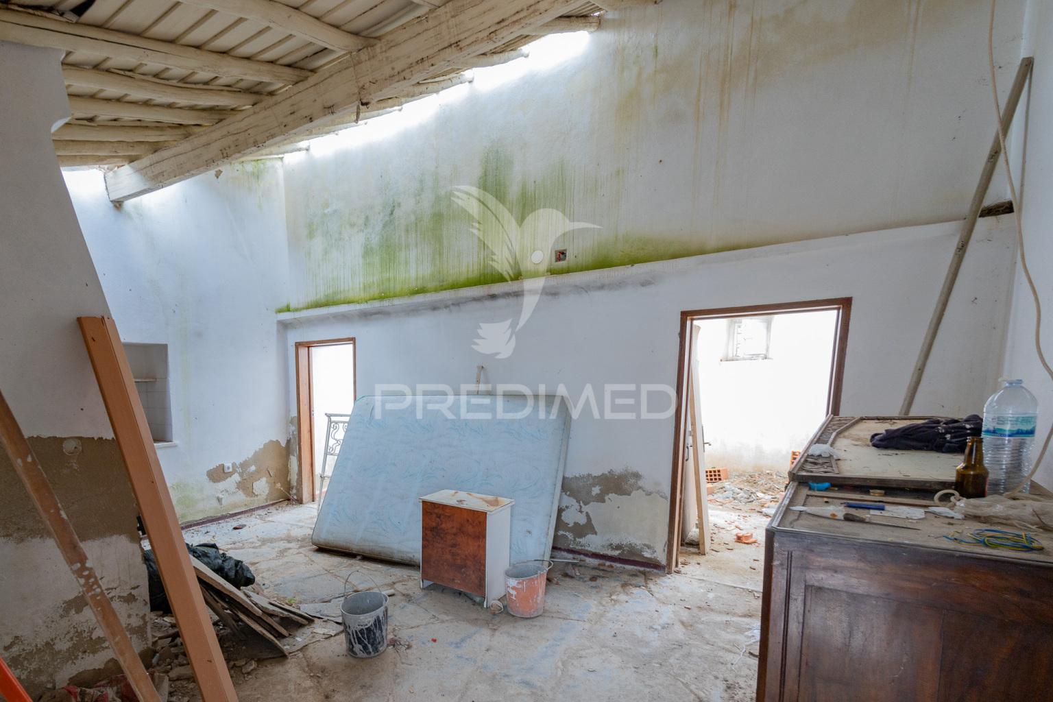 Moradia para renovar com 81 m²