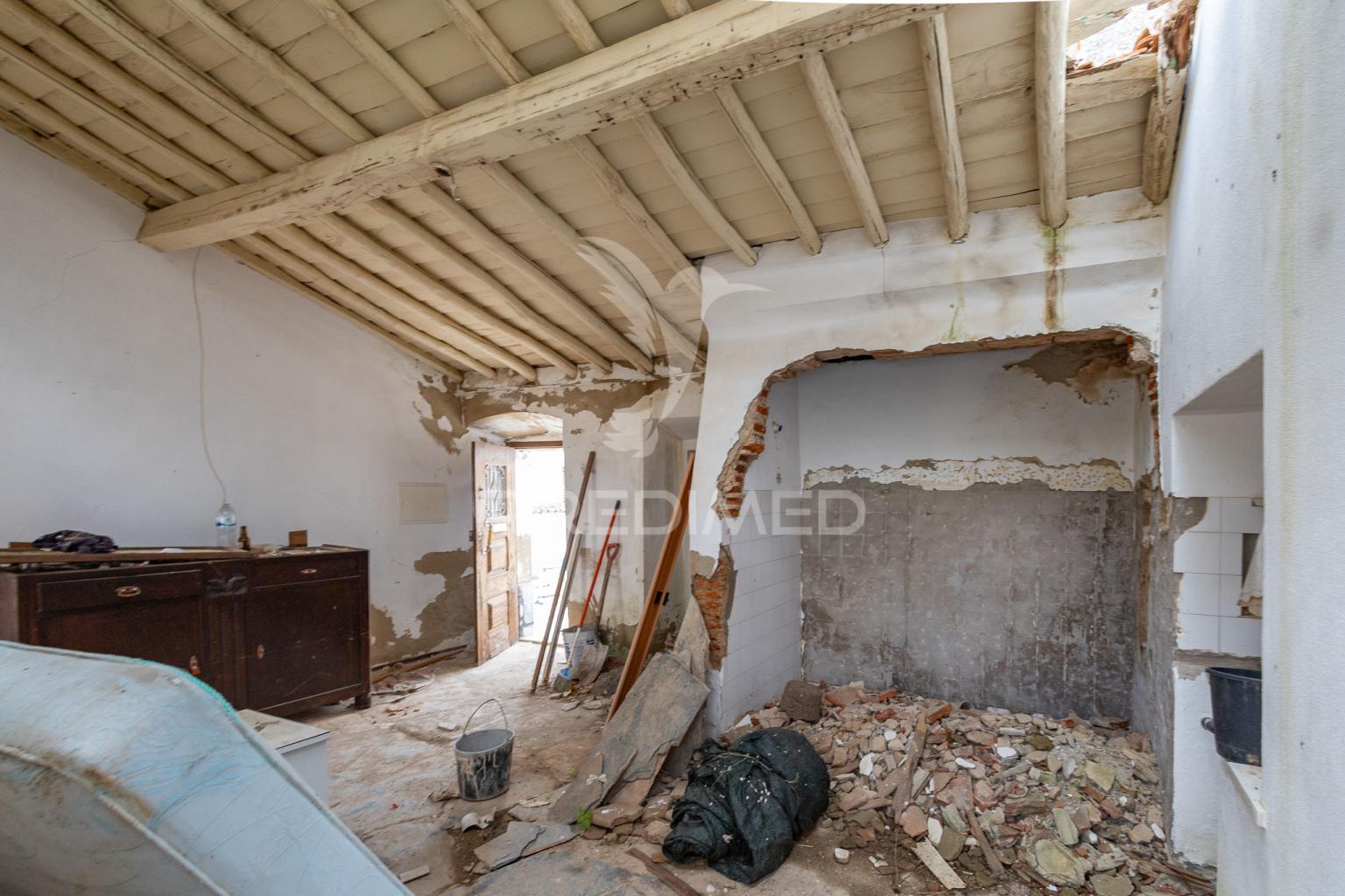 Moradia para renovar com 81 m²