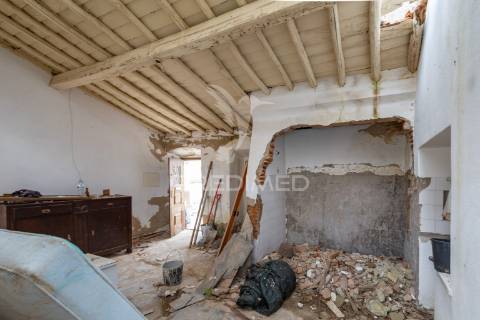 Moradia para renovar com 81 m²