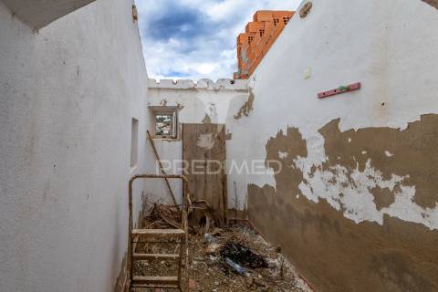 Moradia para renovar com 81 m²