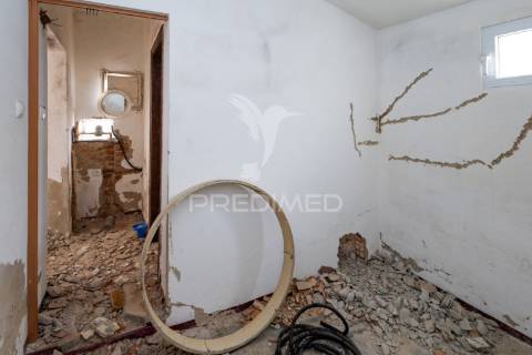 Moradia para renovar com 81 m²