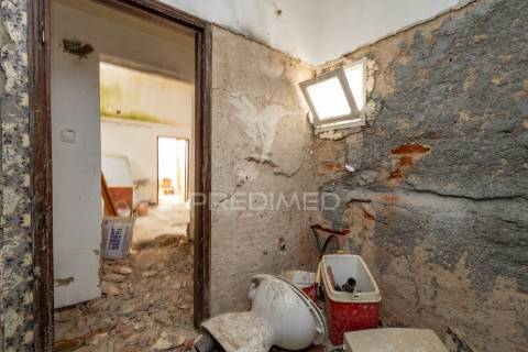 Moradia para renovar com 81 m²