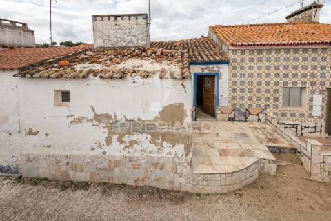 Moradia para renovar com 81 m²