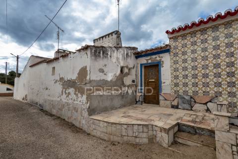 Moradia para renovar com 81 m²