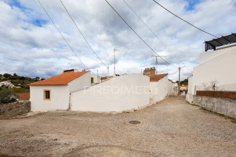 Moradia para renovar com 81 m²